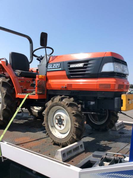 秋田県秋田市の農家さんよりクボタ Kubota トラクター Gl２２１ 4wdを買取致しました 青森でも秋田でもトラクター買取額２０ Upキャンペーン中です 期間限定４月３０日まで 青森で中古農機具 中古トラクターの買取専門店サンライズ農機